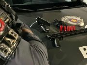 Dois homens são presos por porte de arma de fogo e tráfico de drogas em Guaratinguetá