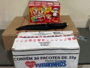 Adolescente é apreendido com caixas de pacotes de bolachas e estalinhos em Guaratinguetá