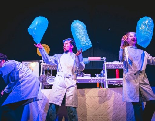 Peça infantil da Cia Truks leva bom humor e imaginação para escola de Guaratinguetá e Região