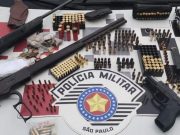 Homem é preso com armas, dinheiro e munições em Guaratinguetá