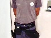 Homem vestido com farda da PM é detido com simulacro de pistola em Guaratinguetá