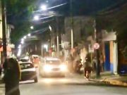 Jovem é morto a tiros em frente de barbearia em Potim