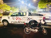 Homem é preso por direção perigosa, adulteração de placa e porte de drogas em Aparecida