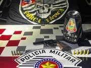 Homem é preso após tentar vender arma em Potim