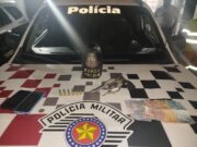 Dois são presos com arma de fogo após sofrerem queda de moto na Dutra em Guaratinguetá