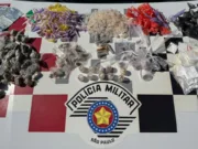 Homem é preso por tráfico de drogas na quadra de esportes em Guaratinguetá