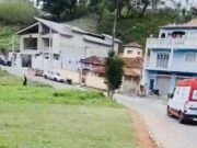 Pedreiro de 61 anos é gravemente ferido após ser soterrado durante serviço em Cunha