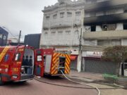 Vítimas de 44 a 94 anos são resgatadas durante fogo a apartamento em Guaratinguetá