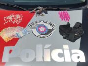Jovens tentam fugir da viatura policial, mas acabam detidos por tráfico de drogas e porte ilegal de arma de fogo em Lorena