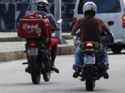 Câmara dos Deputados aprova urgência para votar vale-refeição para entregadores