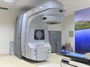 Guaratinguetá recebe acelerador linear para ampliar acesso ao tratamento oncológico no SUS