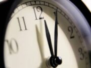 Comissão aprova proibição do horário de verão em todo o país