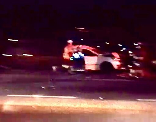 Engavetamento entre caminhão betoneira e veículos deixa vítimas presas às ferragens em Guaratinguetá