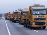 Transporte de carga especial inicia deslocamento na noite desta terça-feira na Via Dutra