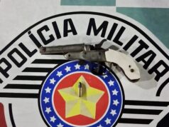 Jovem é preso com arma em praça de Guaratinguetá