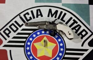 Jovem é preso com arma em praça de Guaratinguetá