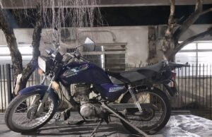 Perseguição na JK: Menor é Apreendido com Arma e Motocicleta Furtada