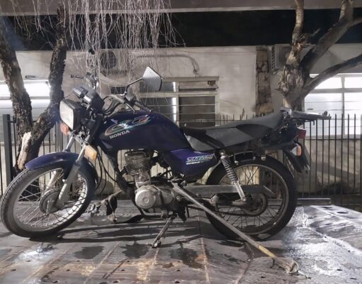 Perseguição na JK: Menor é Apreendido com Arma e Motocicleta Furtada