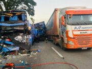 Engavetamento deixa um motorista morto e mais de 40 feridos na via Dutra em Taubaté