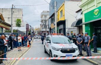 PM de folga reage a tentativa de assalto e dois bandidos morrem no Centro de Guaratinguetá