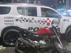 Perseguição termina com prisão de homem armado e recuperação de moto furtada