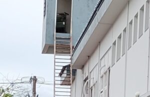 Eletrecista aposentado colaborador da Santa Casa de Guaratinguetá sofre queda nas escadas e caso evidencia falhas em elevador há dias