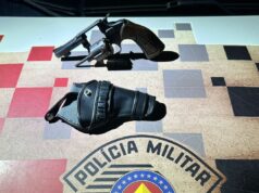 Homem é preso por porte ilegal de arma em meio à multidão no Carnaval de Guaratinguetá