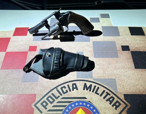 Homem é preso por porte ilegal de arma em meio à multidão no Carnaval de Guaratinguetá