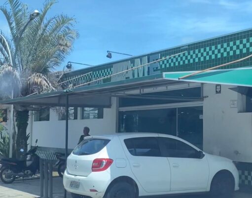 Paciente aguarda meses por consulta com reumatologista e é surpreendida com cancelamento ao chegar à unidade de saúde