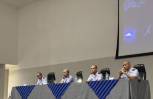 Oficiais-Generais ex-alunos retornam à EEAR para apresentar Projeto Graduado do Futuro