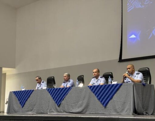 Oficiais-Generais ex-alunos retornam à EEAR para apresentar Projeto Graduado do Futuro