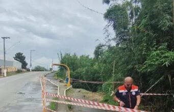 Chuvas provocam erosão e trecho de estrada é interditado em Guaratinguetá