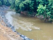 Transbordamento no Jardim Rony evidencia necessidade urgente de dragagem e prevenção em rios urbanos