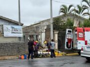 Queda de muro provoca soterramento de trabalhadores e mobiliza equipes de resgate no Centro de Guaratinguetá