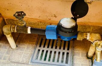 SAEG anuncia reajuste na conta de água em Guaratinguetá; moradores criticam qualidade do serviço