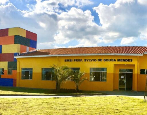 Mães questionam troca constante de monitores sem aviso prévio na Escola Professor Sylvio de Sousa Mendes