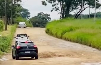 >>Marginal Dutra: Um Caos de Buracos Ameaça Motoristas e Pedestres em Guaratinguetá