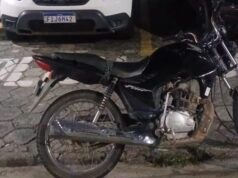 Dupla em moto irregular foge da polícia e adolescente é apreendido após queda em Guaratinguetá