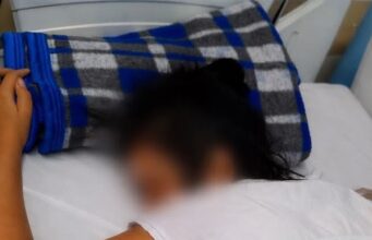 Jovem de 17 anos sofre acidente e está há quase cinco dias com dor, aguardando cirurgia na UPA em Guaratinguetá