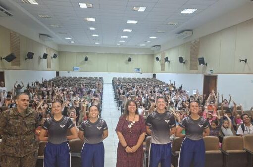 Alunos da EEAR compartilham histórias e inspiram jovens em ação socioeducativa