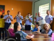 Guarnição de Aeronáutica de Guaratinguetá promove ação solidária em instituição de acolhimento de idosos