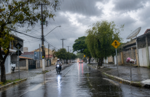 Frente fria chega com chuva e queda de temperatura em Guaratinguetá!