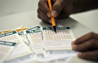 Mega-Sena acumula novamente e prêmio principal vai para R$ 65 milhões