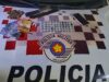 Casal é flagrado vendendo drogas e acaba preso com entorpecentes, dinheiro e facas em Guaratinguetá