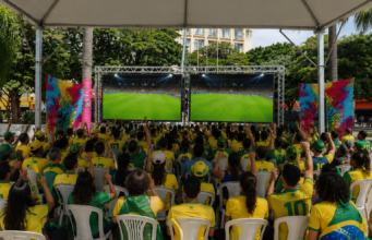 PRAÇA CONSELHEIRO RODRIGUES ALVES RECEBE TRANSMISSÃO DE BRASIL X JAPÃO