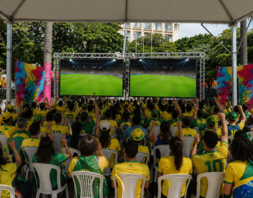 PRAÇA CONSELHEIRO RODRIGUES ALVES RECEBE TRANSMISSÃO DE BRASIL X JAPÃO