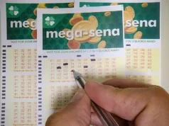 Mega-Sena acumula para R$ 135 milhões; confira as dezenas sorteadas
