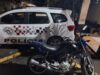 Moto furtada em Guaratinguetá é recuperada pela PM em Aparecida; homem é preso