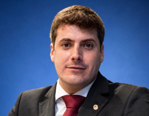 Câmara de Guaratinguetá extingue mandato do vereador Pedro Sannini após condenação criminal