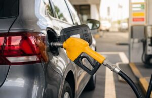 Gasolina com mais etanol começa a valer neste sábado; veja o que muda para os motoristas